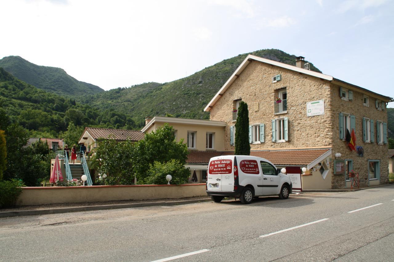 La Petite Auberge De Niaux Exterior foto